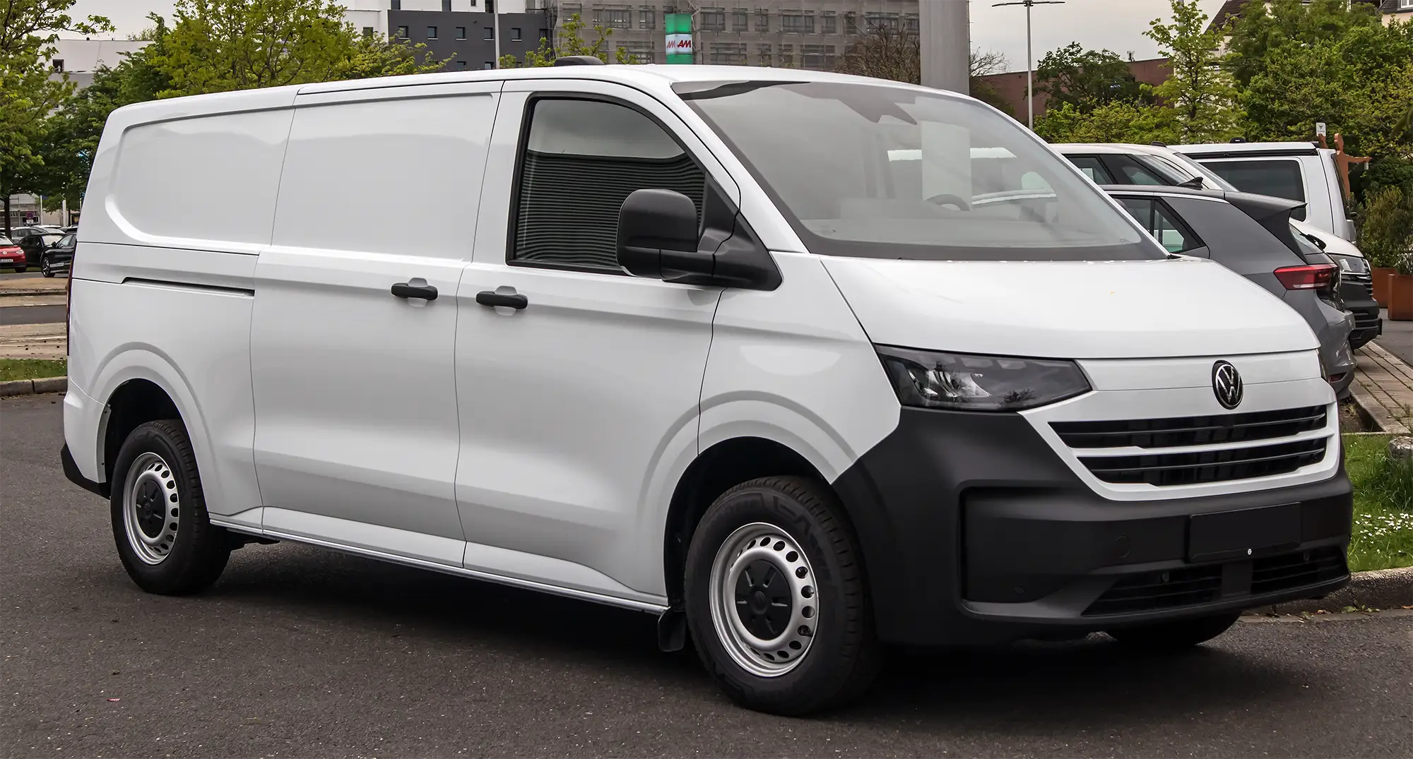 VW_Transporter_(VII)_–_f_18042025